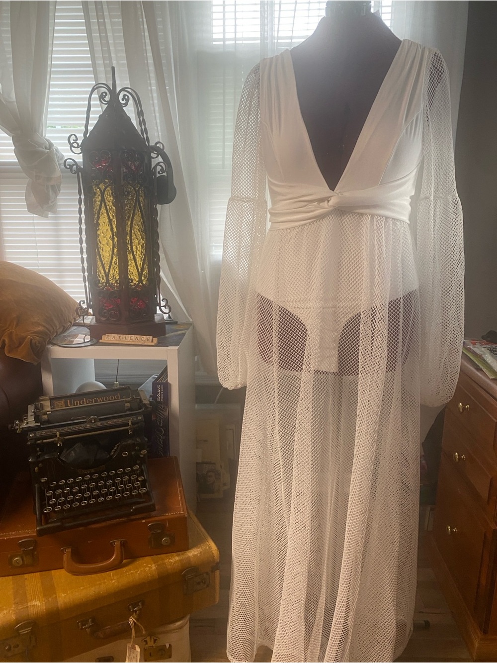 Luxxel Plunging V-Neck Maxi Dress Beach /Wedding /Evening bodysuits Size L White